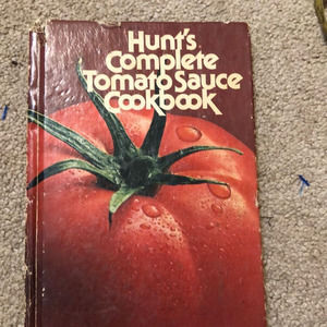 Hunts complete Tomato Sauce Cookbook 1976 great condition hard back